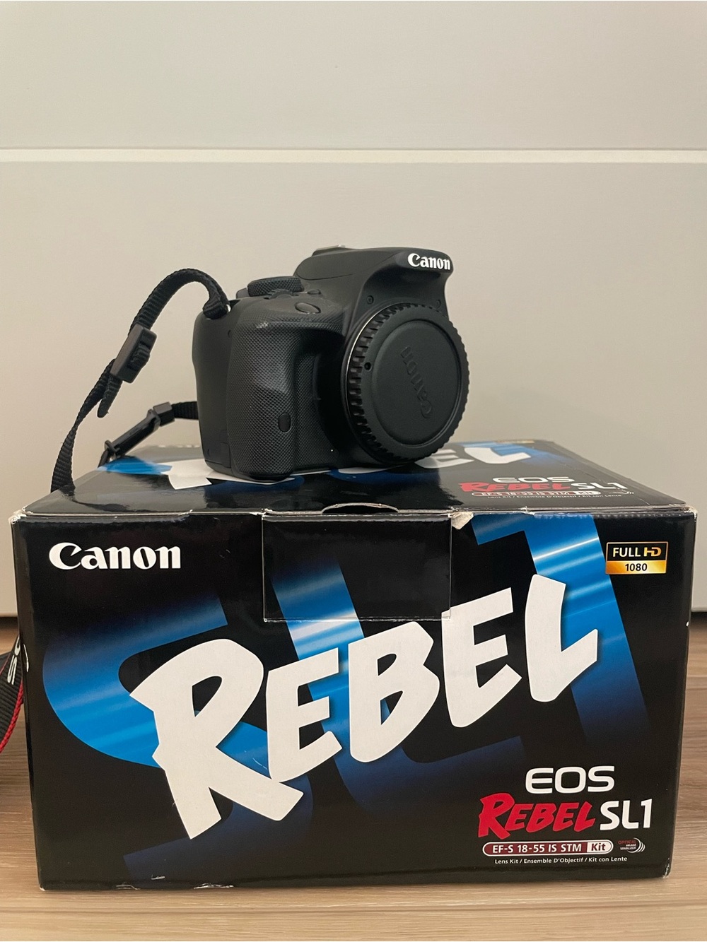 Canon EOS Rebel SL1 DSLR Camera with Kit